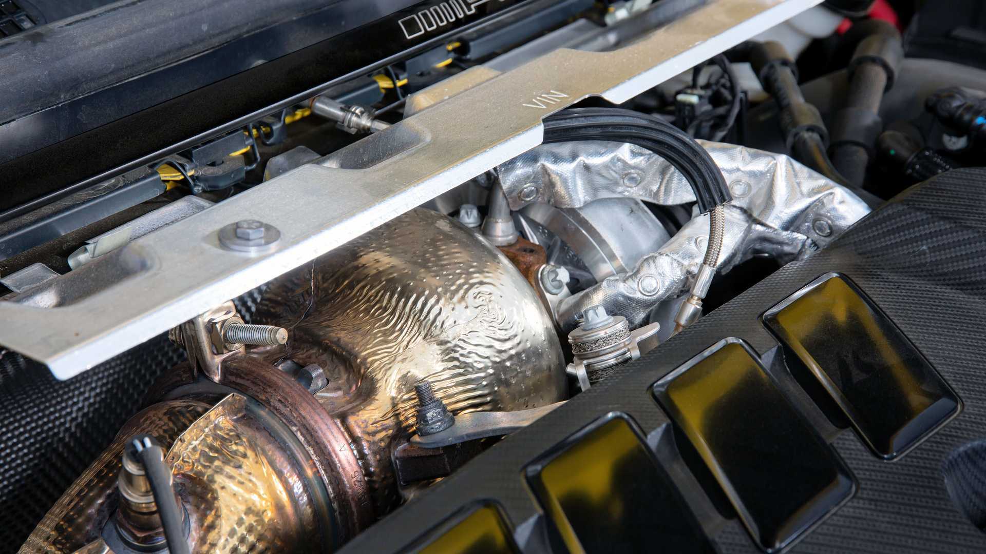 全新奔驰a45s拥有改良后的m139四缸涡轮发动机,421匹马力,500牛米扭矩