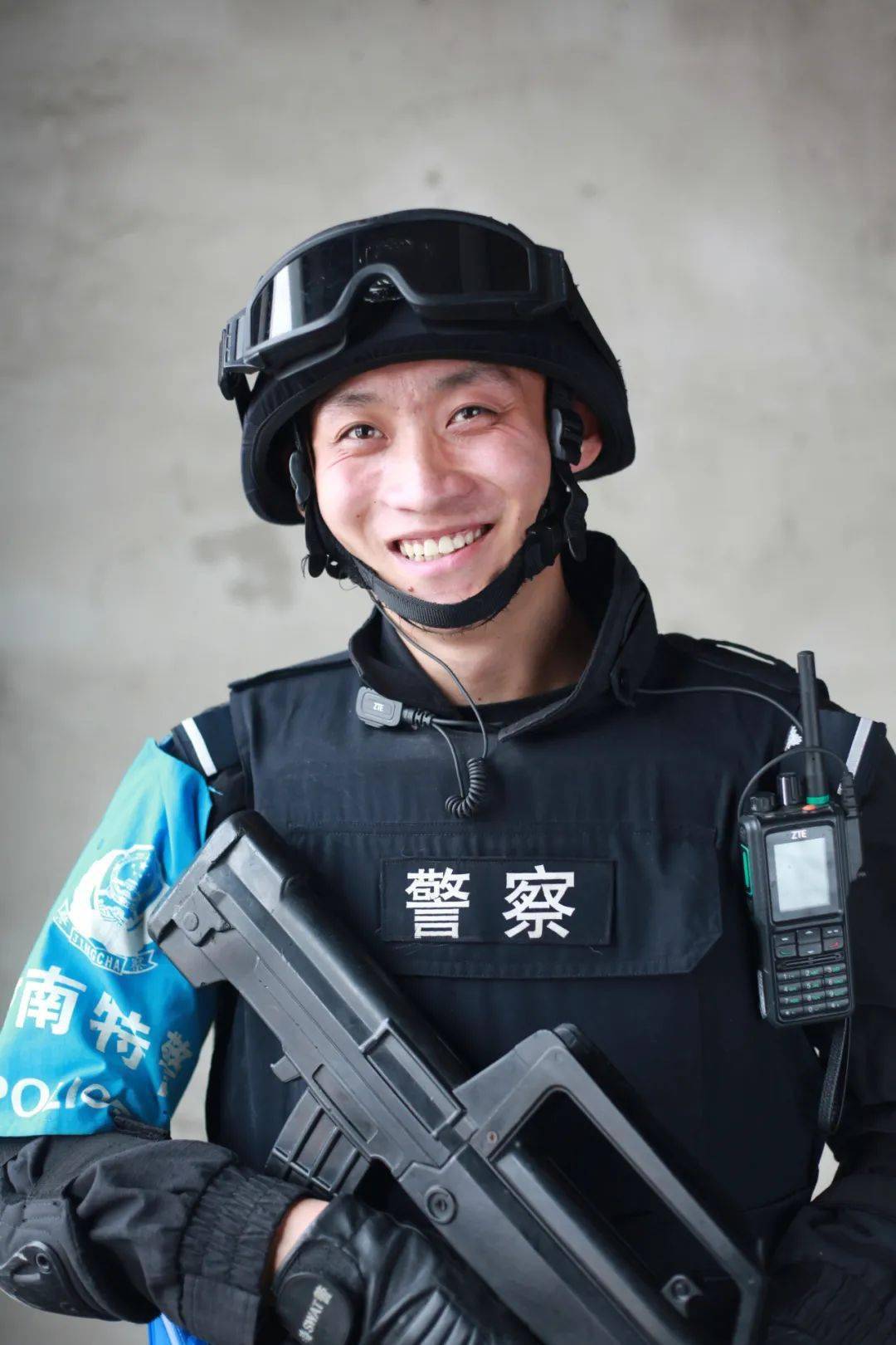 110张笑脸,送给警察节最珍贵的礼物_张玺雅