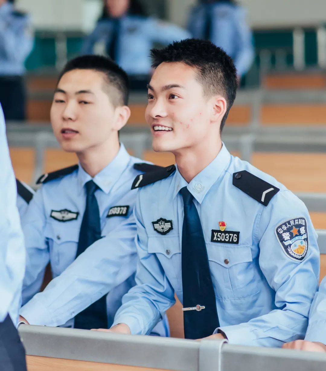 【关注】110警察节丨看看嵩县这些警察帅气的第一张警服照!