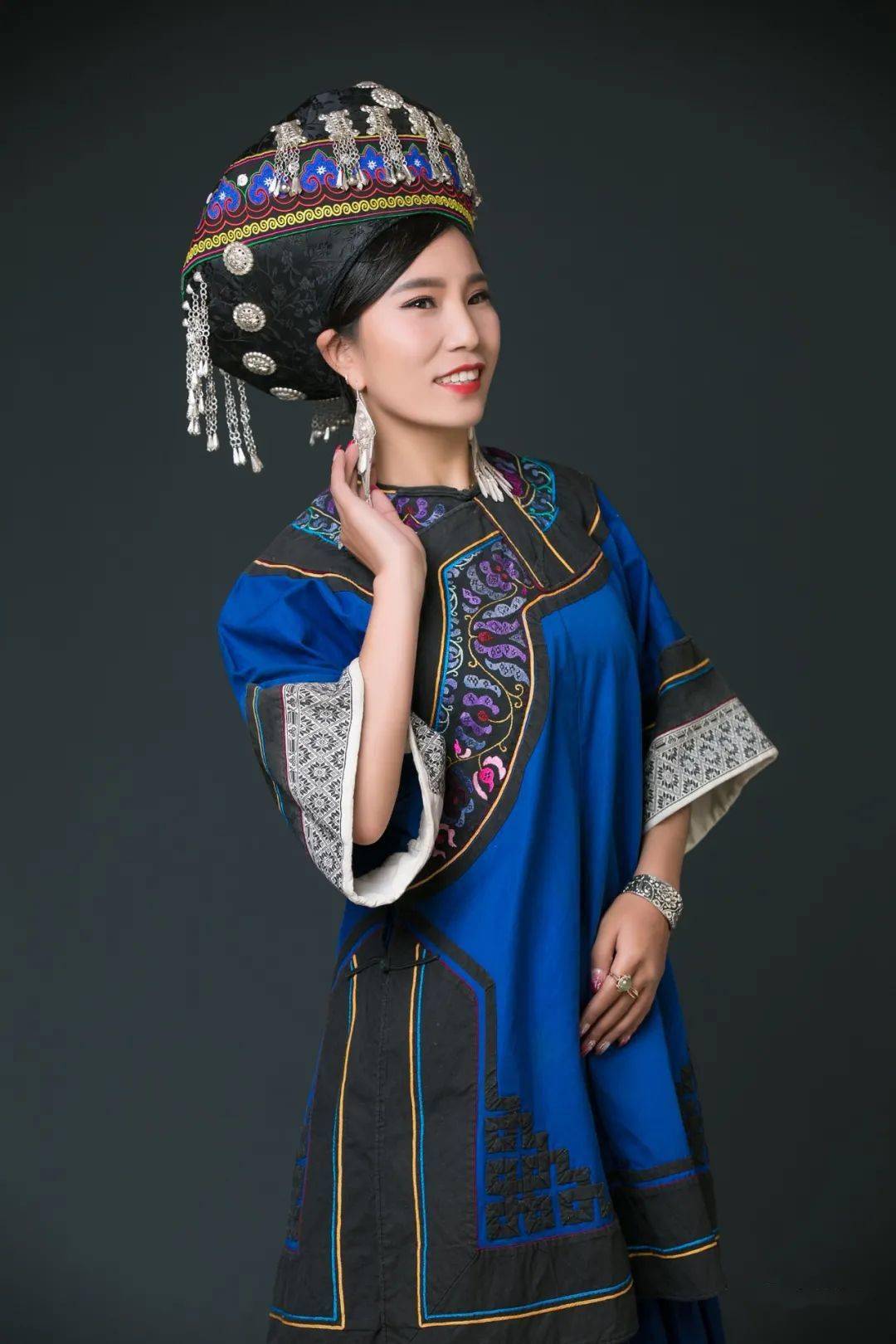 中国彝族罗婺首部母语电影山里飘来的笛声即将开机敬请期待