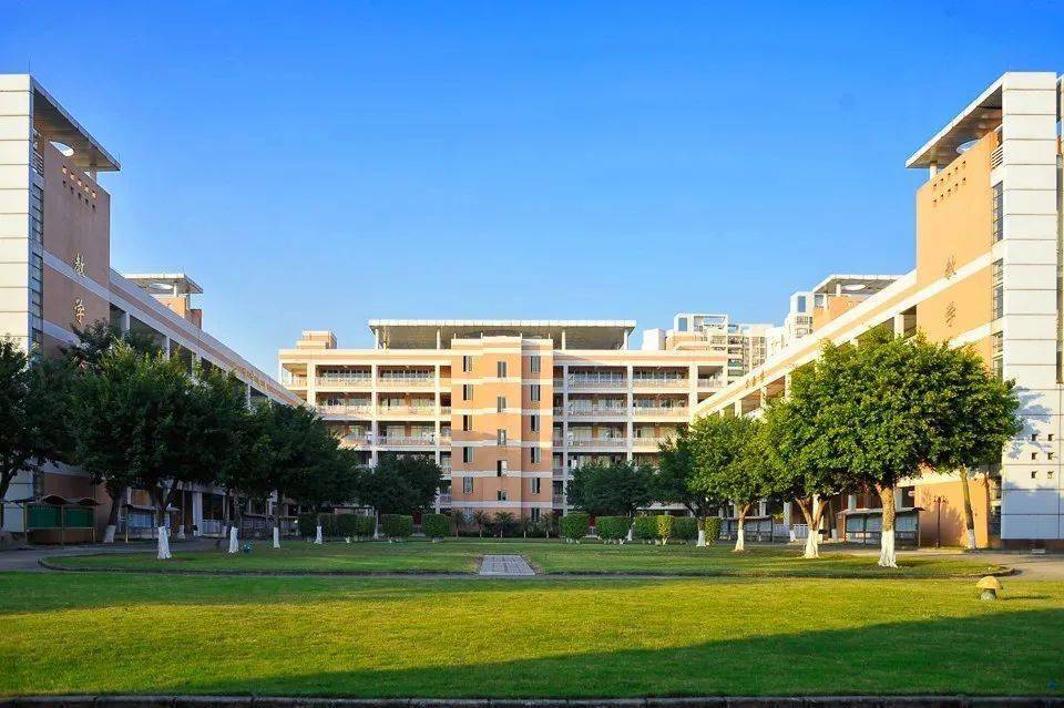 勒中时刻61共同见证——勒中诚邀您参加勒流中学校友会成立仪式和