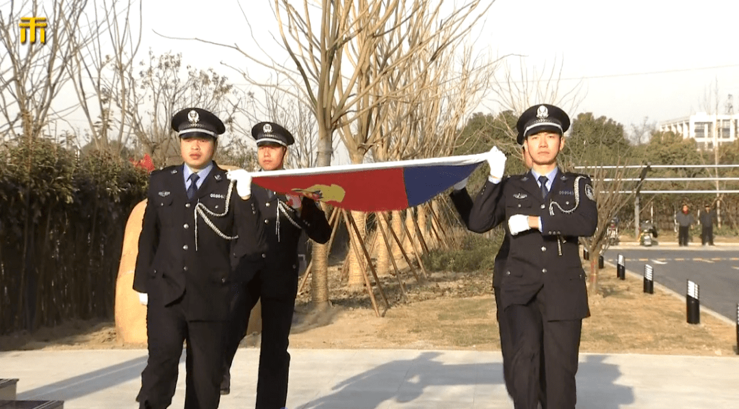 第一个自己的节日崇明警察这样过