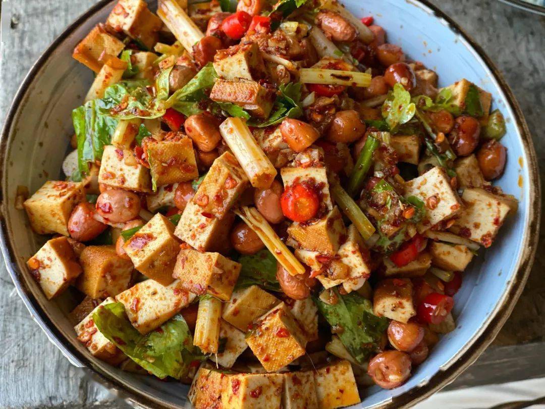 美味简单的新年菜(二)——凉拌花生豆干_敏敏