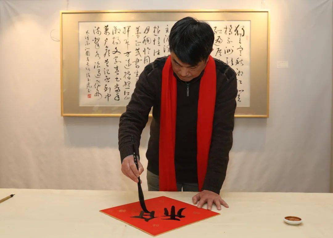 33cm*33cm书写:沈建德篆书 " 福 "3陈玉虎,1950年生于上海,号虞人