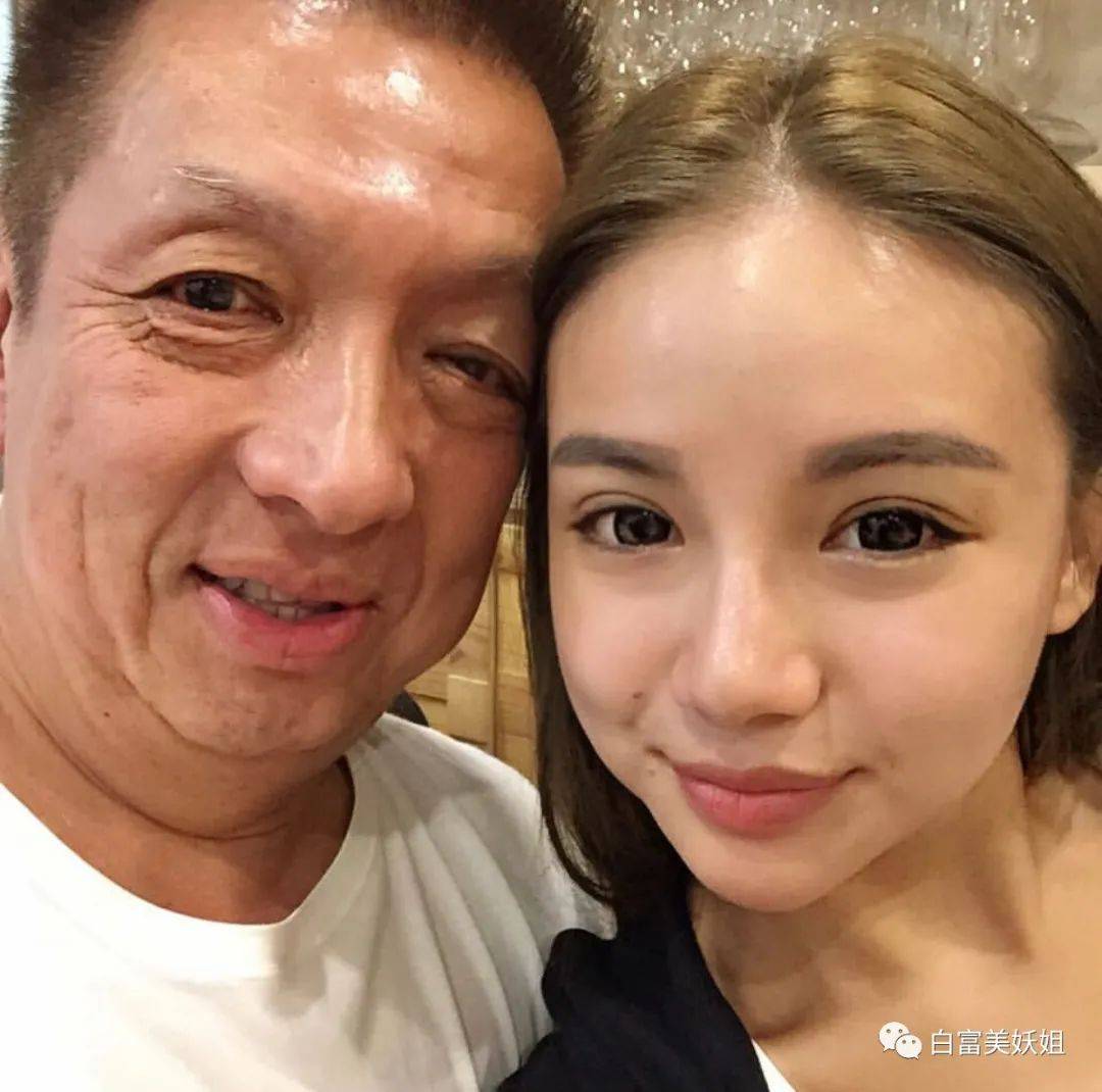 她的父亲 林荣福是新加坡华裔,祖籍福建莆田.