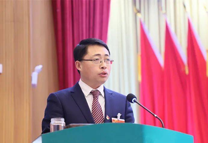 【聚焦两会】刘世奇当选为华容县人民政府县长_手机搜狐网