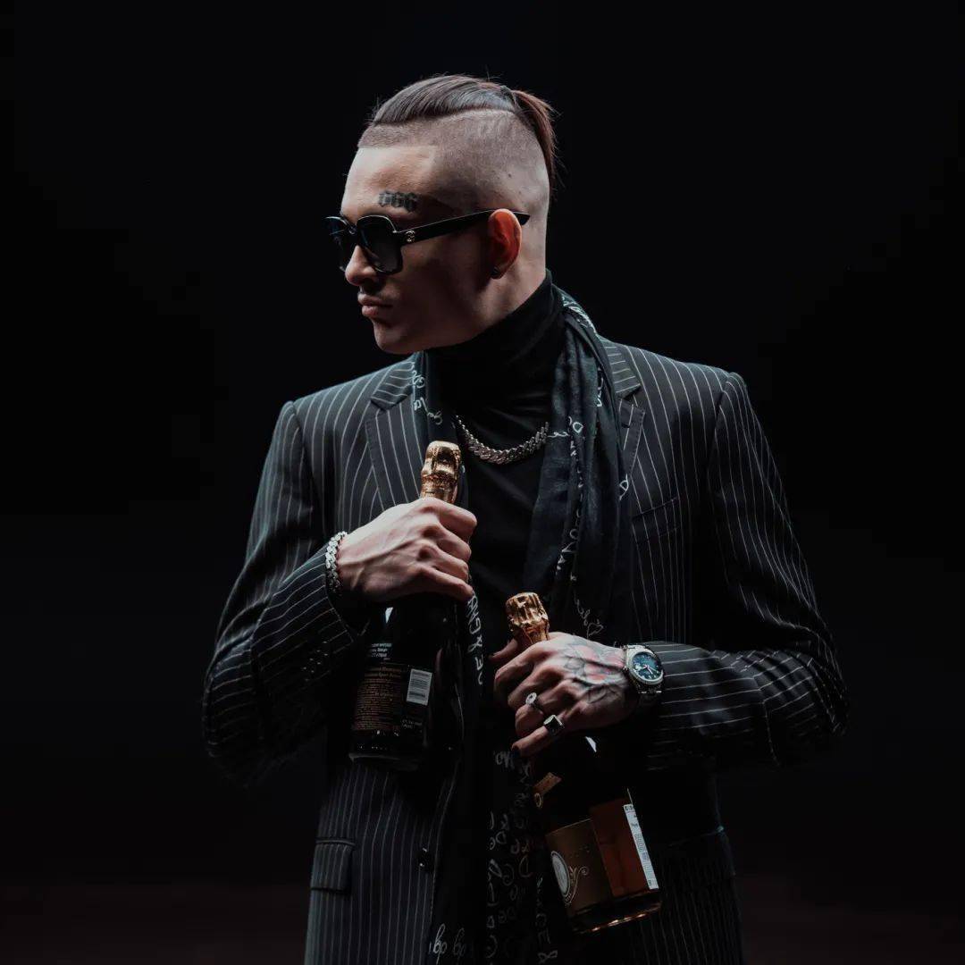 铁叔新晋电音率先登顶匈牙利荷兰世界各国冠军单曲