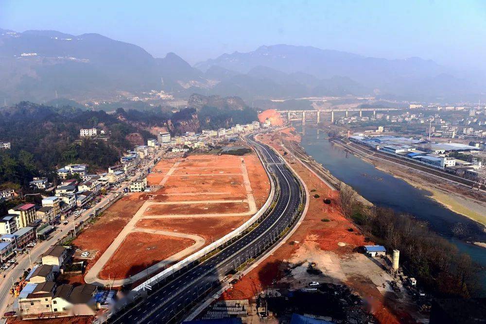 旗峰大道道路改造的最新进度来了_恩施