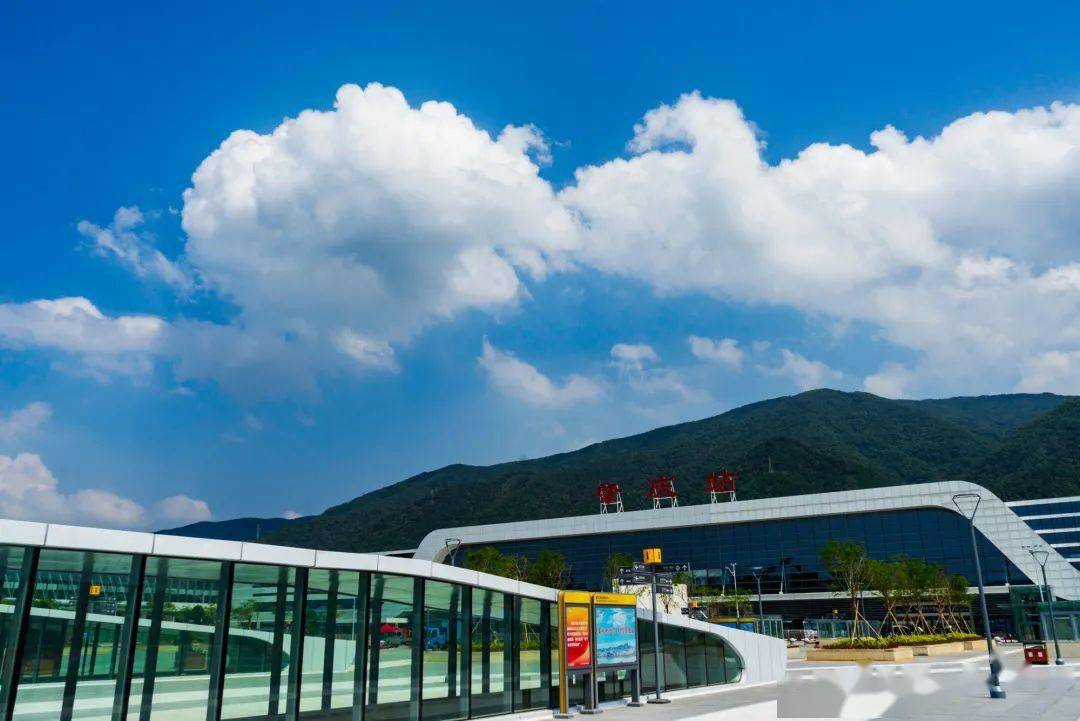 省第十五届运动会场馆,肇庆至高明(珠三角枢纽机场西部)高速等重大