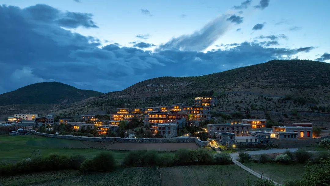 抢购住云南的秘境酒店松赞香格里拉林卡开启滇藏的隐秘之门