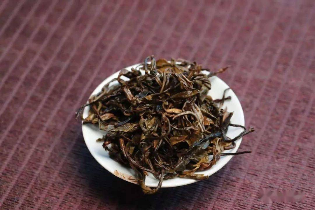清仓特惠2013年云南古树大叶普洱茶