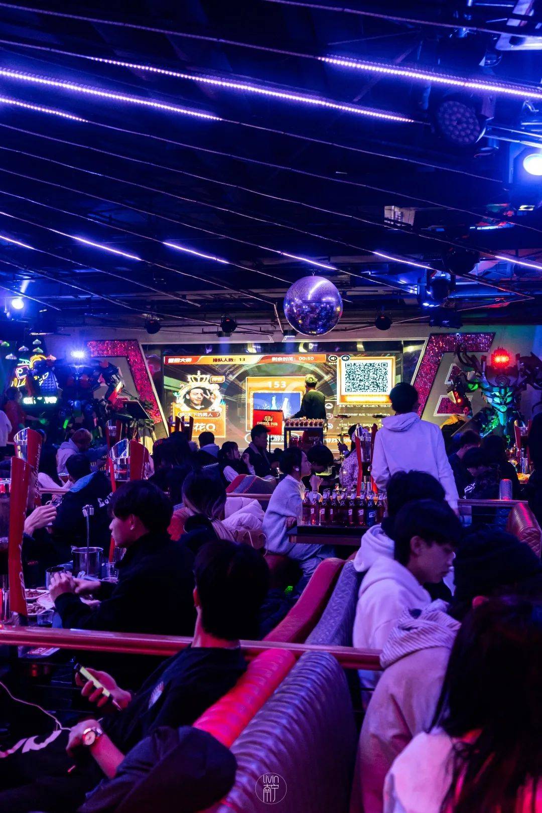 卸下生活的防备,在这家酒馆释放最真实的自己