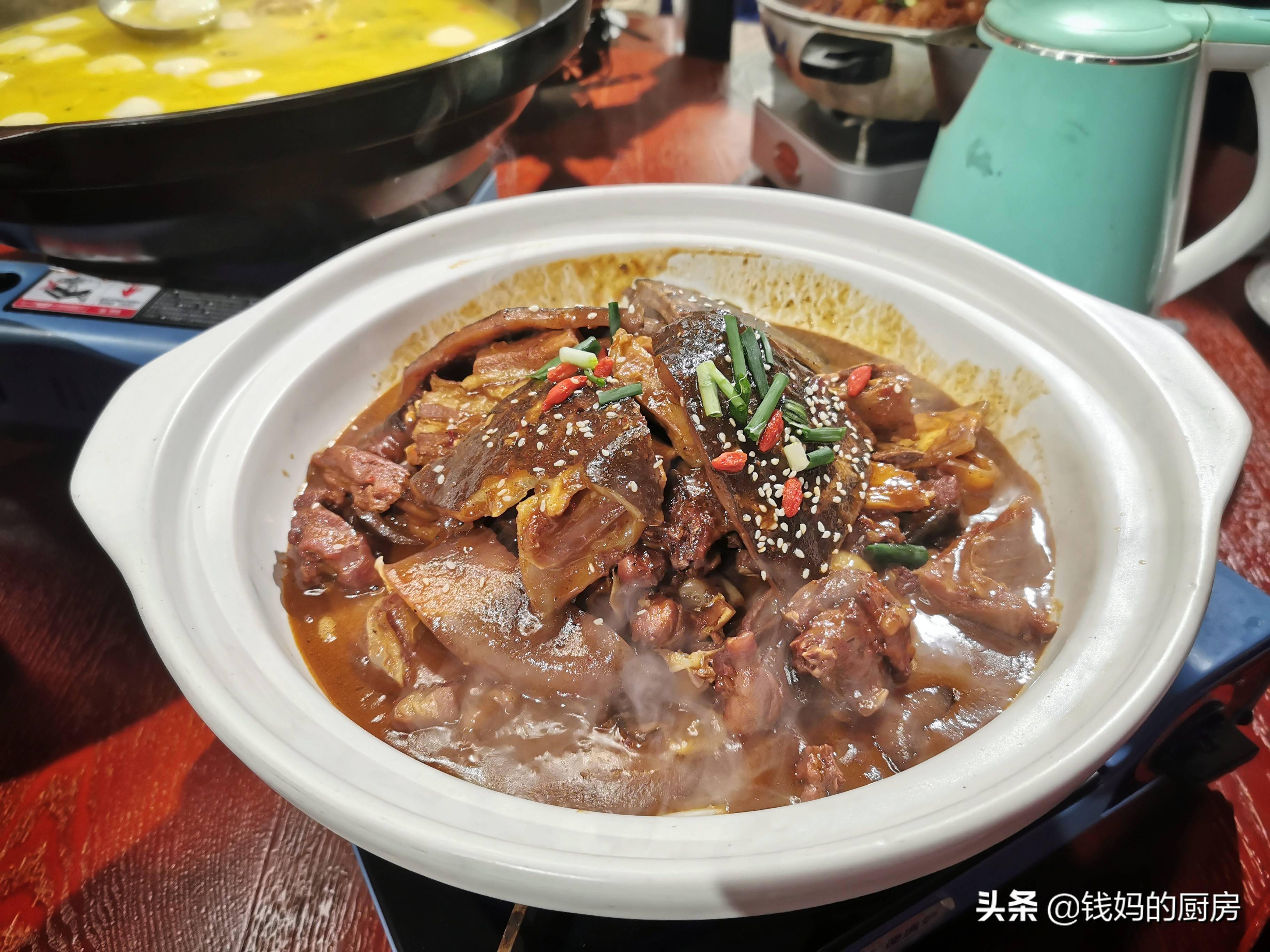 汉阳这家餐厅32元1笼的甲鱼包子真火客人吃完还打包带回家