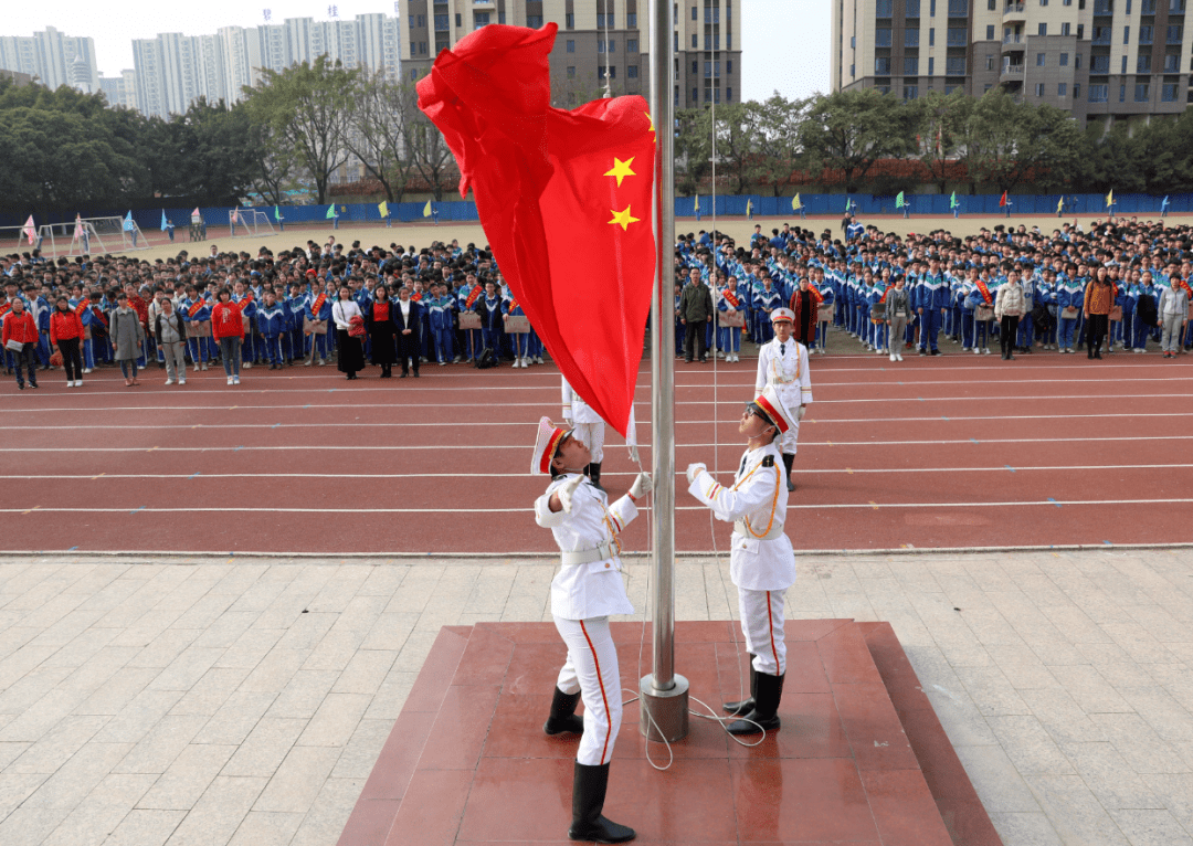 都曾深深映在某个人的眼眸中你都曾是曲江初级中学的主角还是在幕