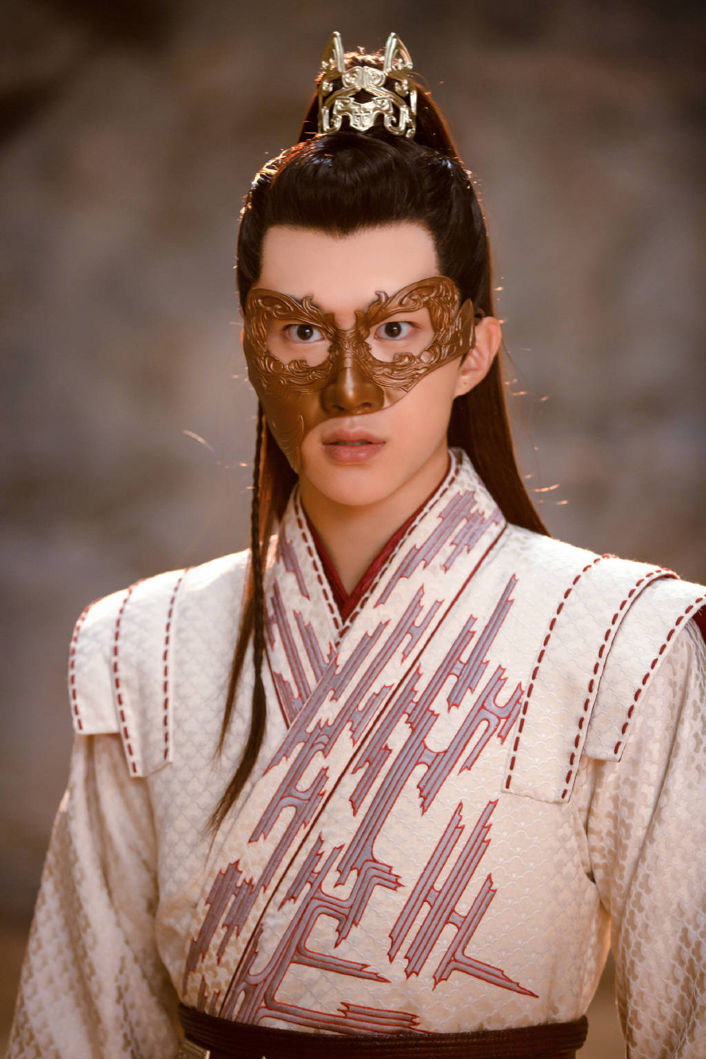 范丞丞《灵域》花絮视频及剧照送达 烈烈子开始事业爱情两手抓_app