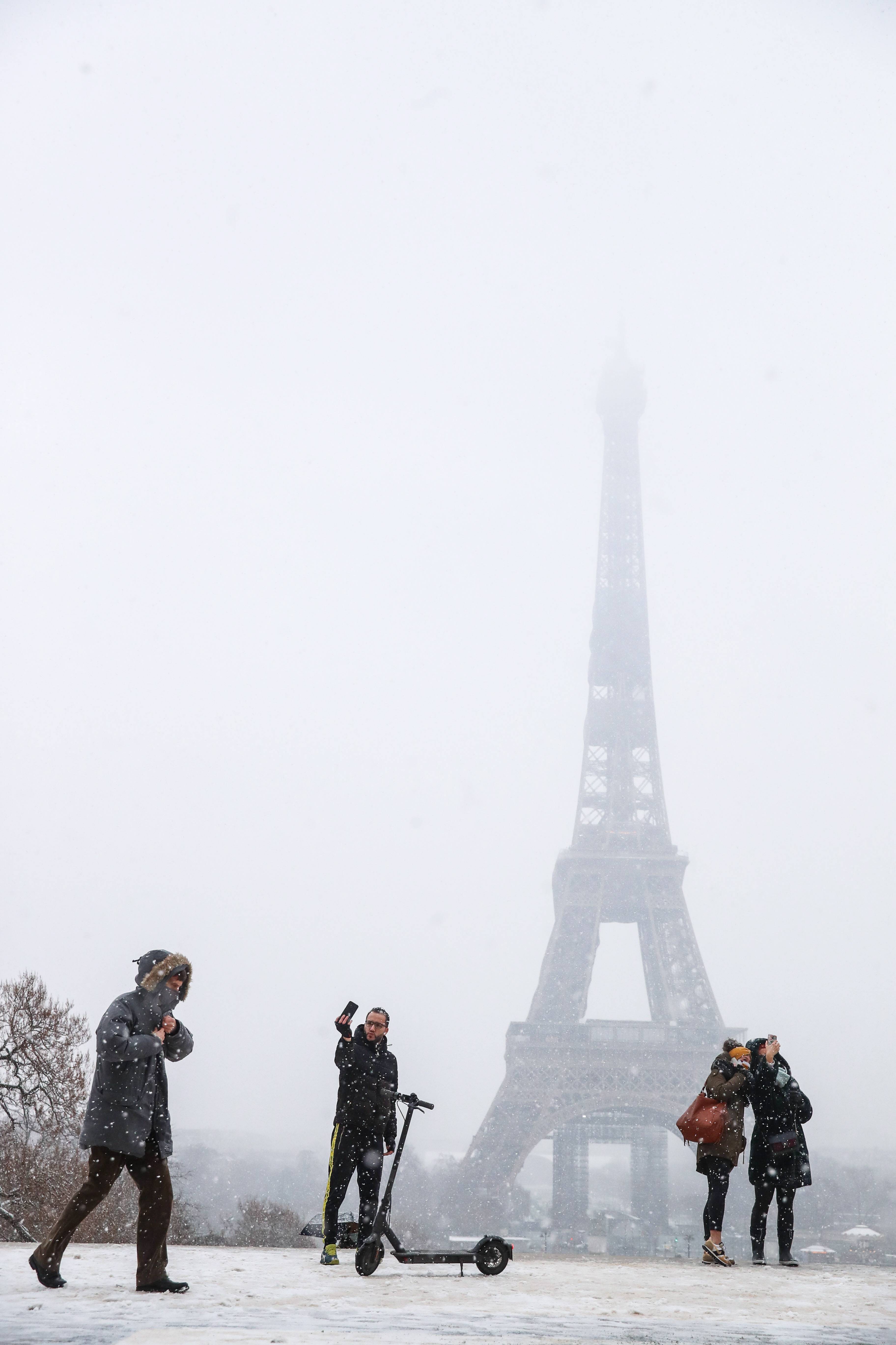 巴黎降雪