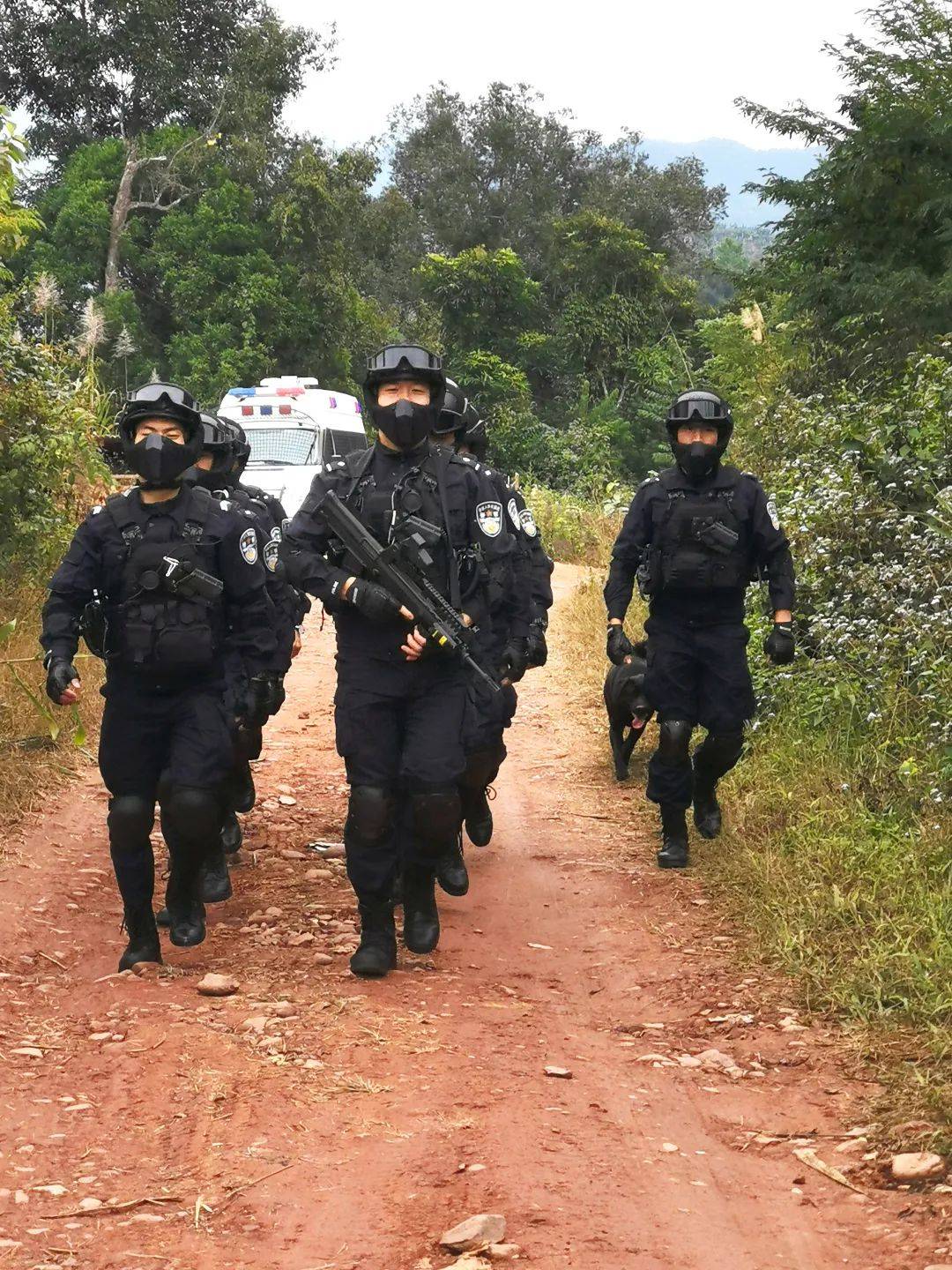 支队下沉66名警力参与边境封控执勤