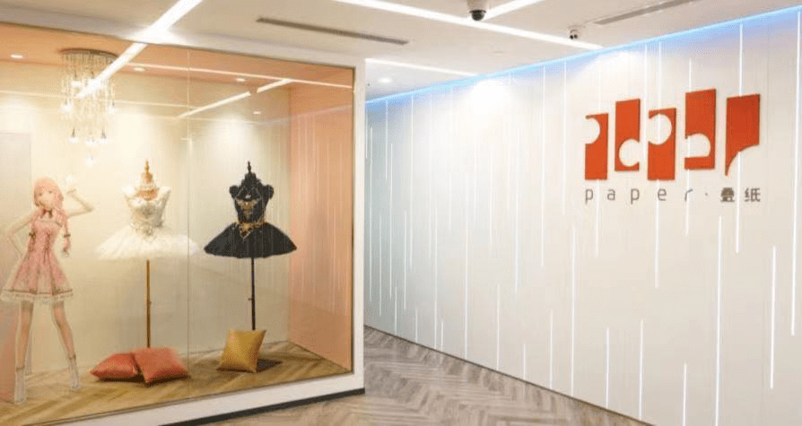 2013年,姚润昊回国正式创立叠纸游戏,"暖暖"换装手游