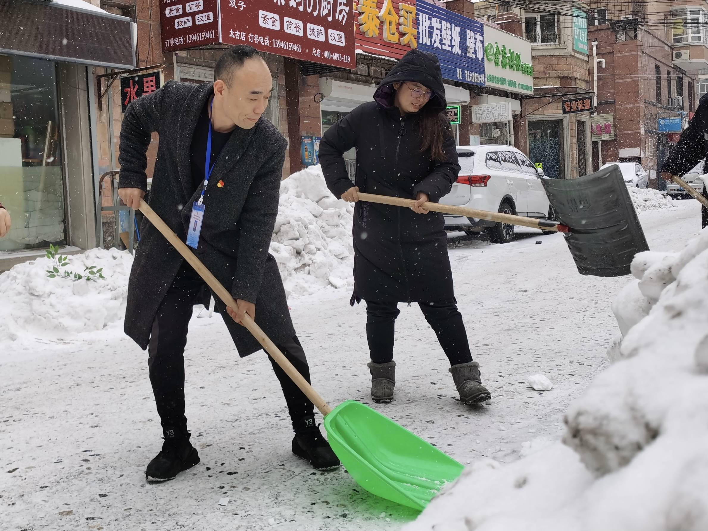 用脚底板走出百姓安心路哈尔滨道外区7000多名网格员的一线故事