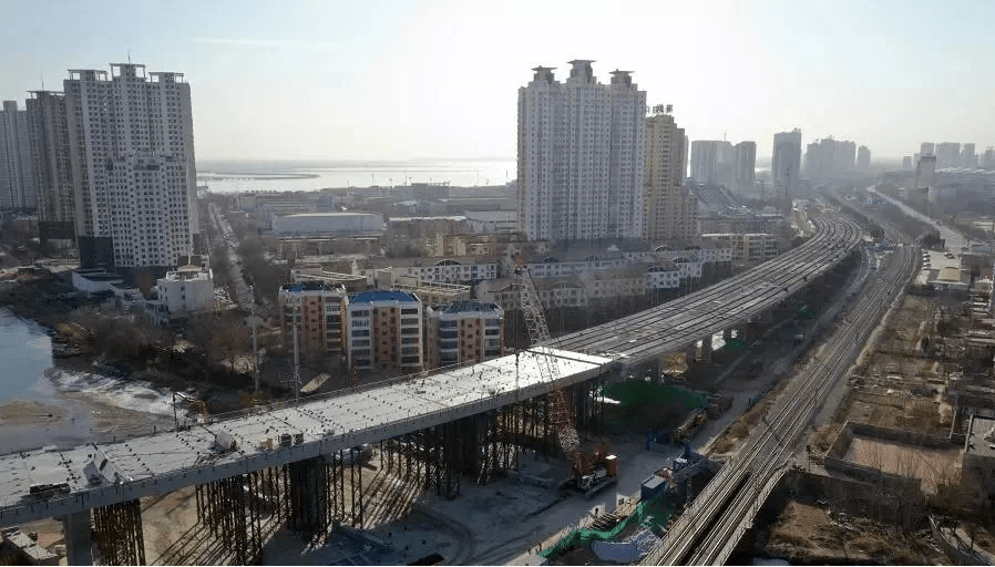 秦皇岛海滨路东西延伸工程西延伸主线桥贯通!