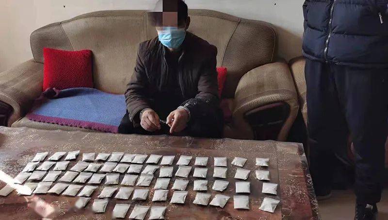 延长县公安局成功破获一起团伙贩卖毒品案件