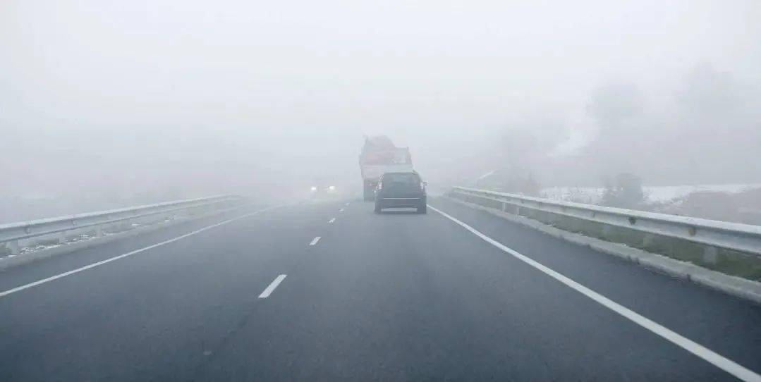 雨天成霧天這些駕駛技巧關鍵時刻可救命