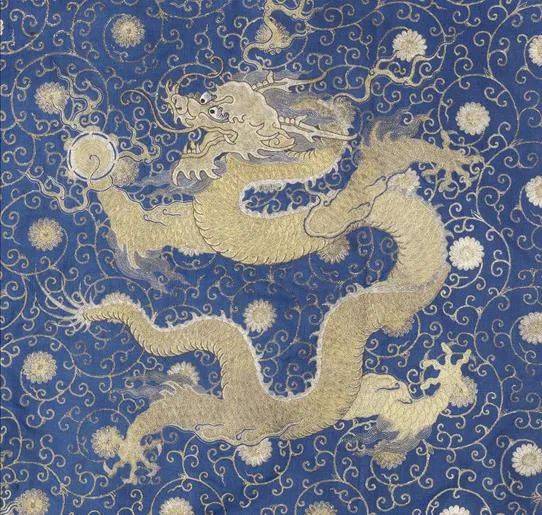 皇帝服装上的龙图腾升职记