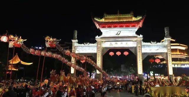 火神崇拜是衡阳历史文化的主要源头,衡山最先打上火神崇拜的烙印,祝融