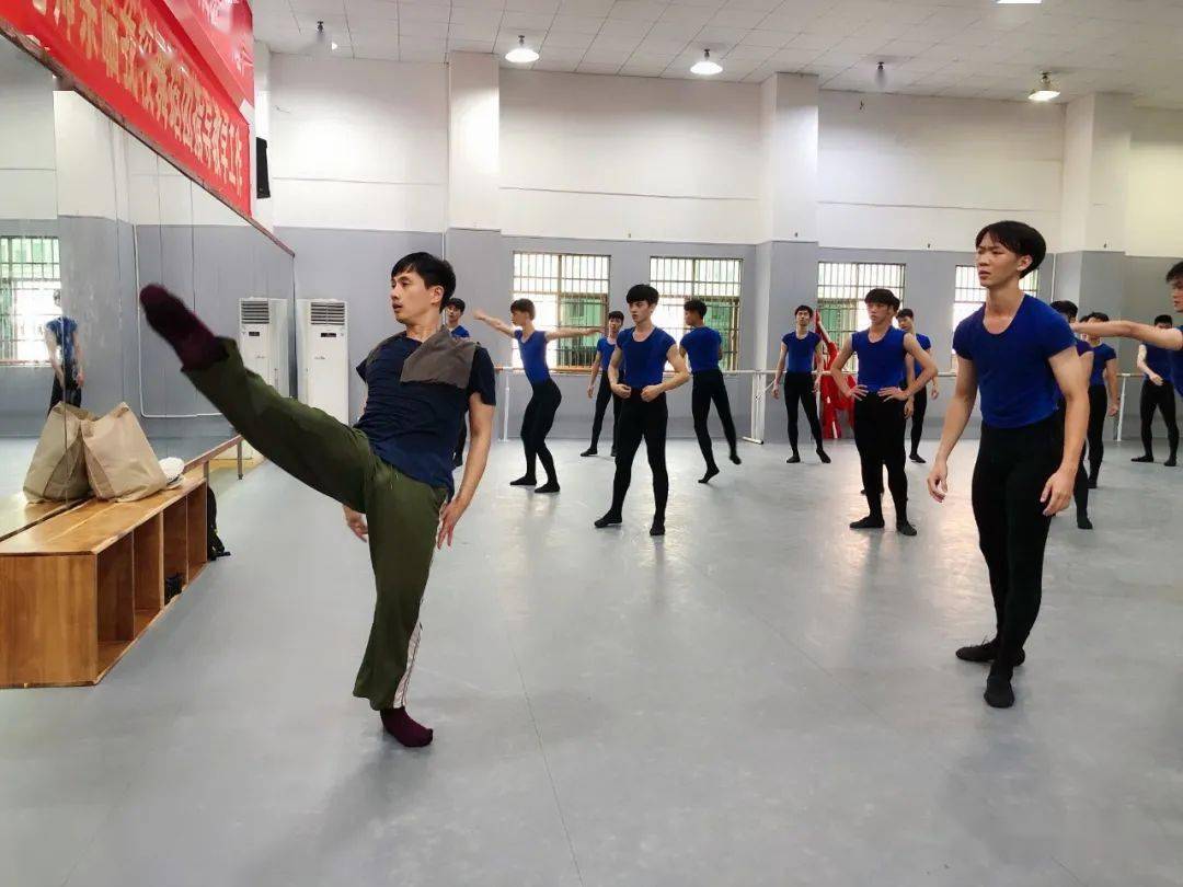 11岁武汉女孩自创舞蹈感动黄豆豆！青舞节为孩子们搭建梦想舞台