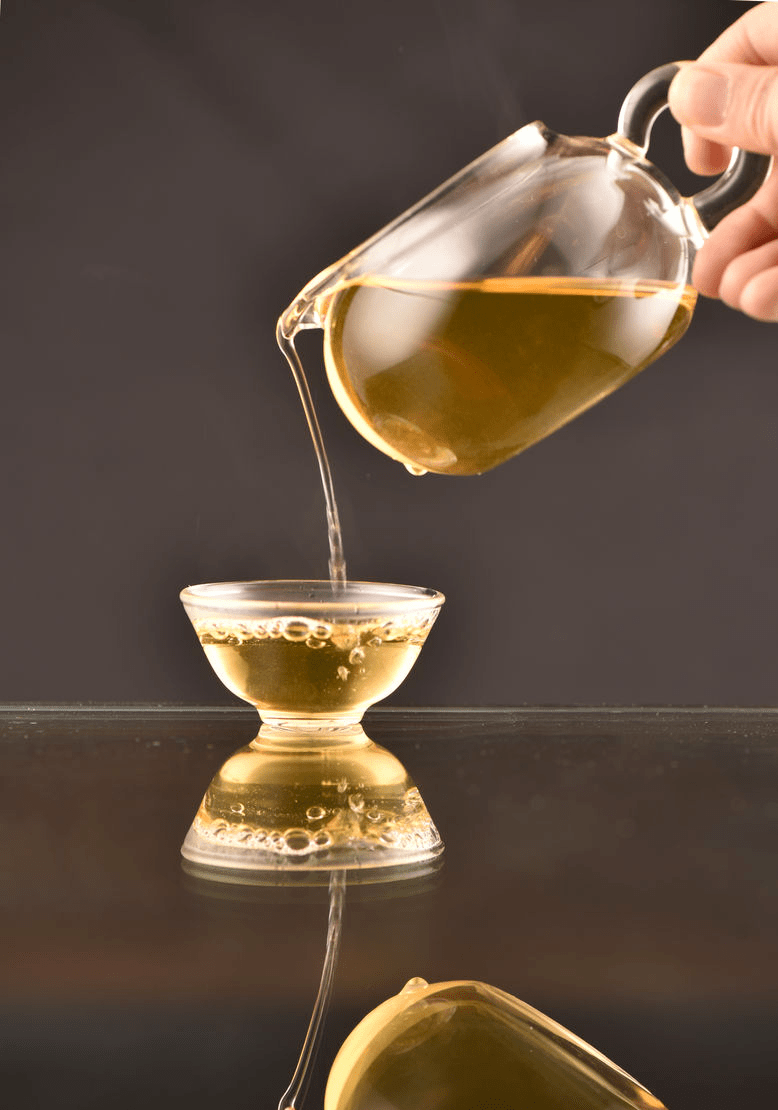 给客人倒茶时容易犯的6种错误你犯过吗