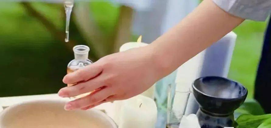 白云山维一精油爆火背后：化妆品不仅能治病  