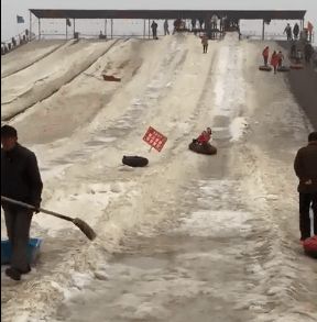 打工人还在吃瓜 真中产都去滑雪啦 生活