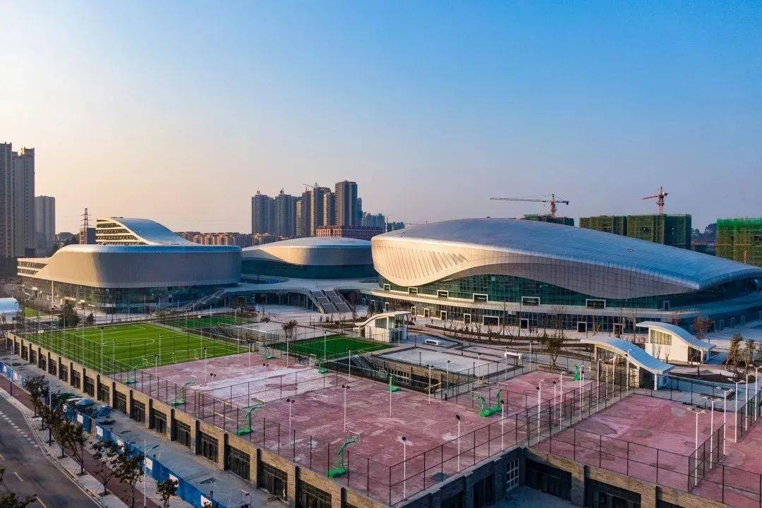 高清航拍直击内江市体育中心最新进展来了即将对外开放