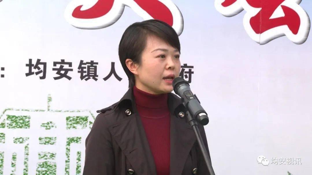 曾帆指出,实施乡村振兴战略,要把人居环境整治作为民生事项重点任务