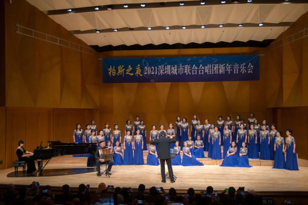 临时组建的团队,二十余次排练,成功演唱十五首高难度曲目_合唱
