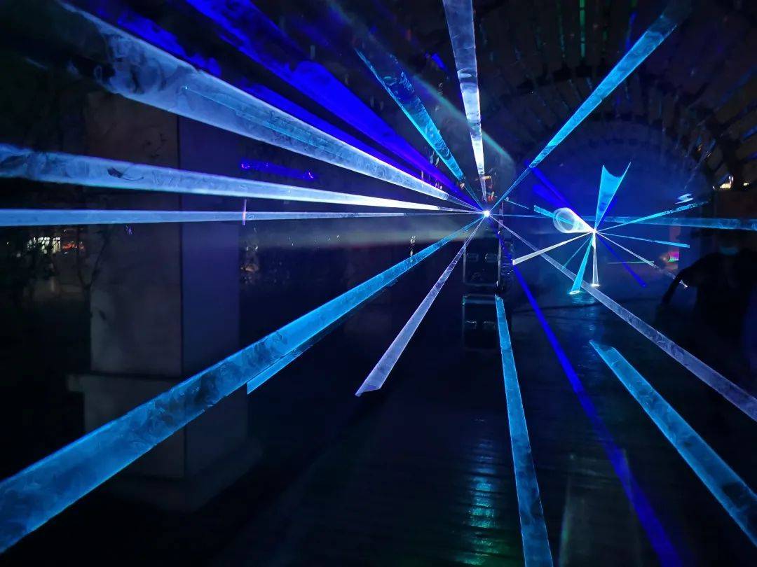 裸眼3d荡气回肠聊城大型奇幻光影秀亮相九州洼月季公园