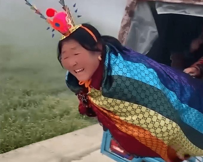 儿媳妇帮婆婆土味圆梦美猴王（图）