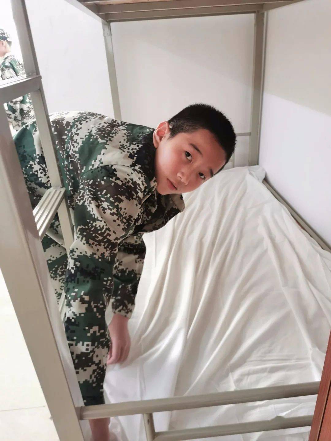 小小陆军营开营啦小兵们独立生活的第一天是这样开始的