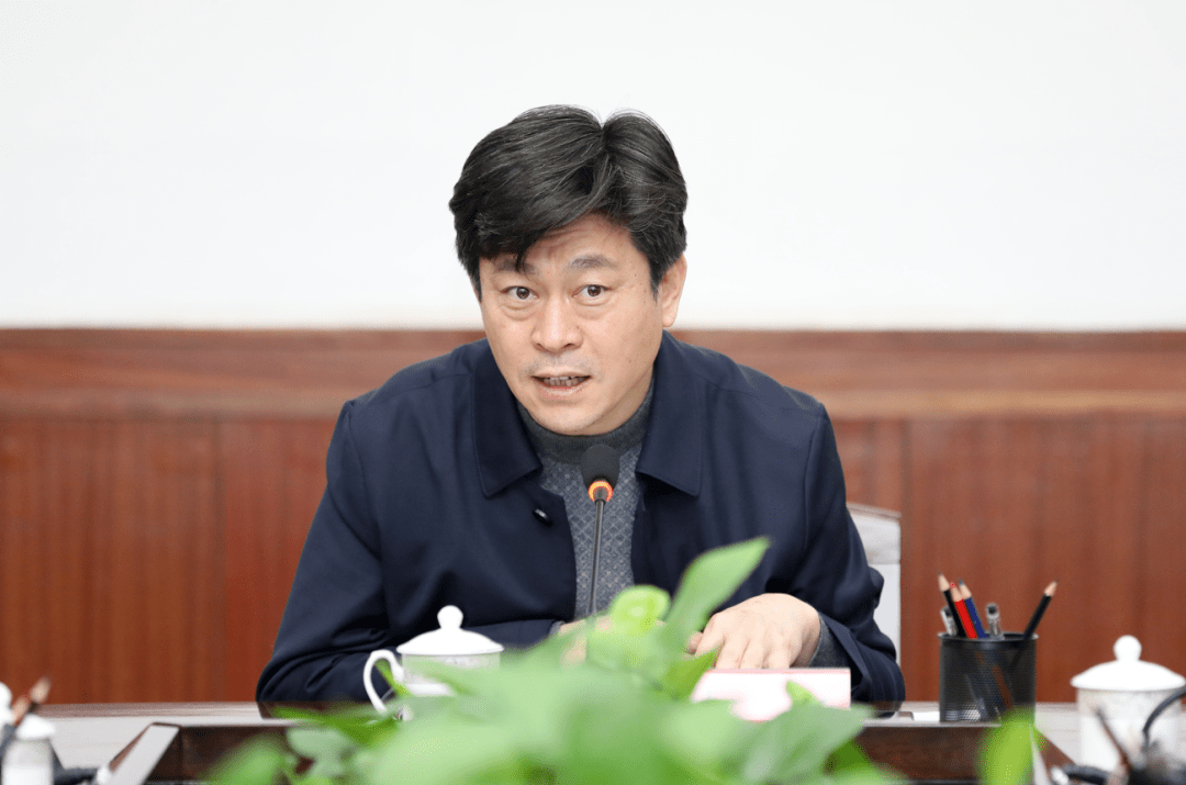 李哲主持召开区委专题会议研究凤舞南山项目建设有关事宜