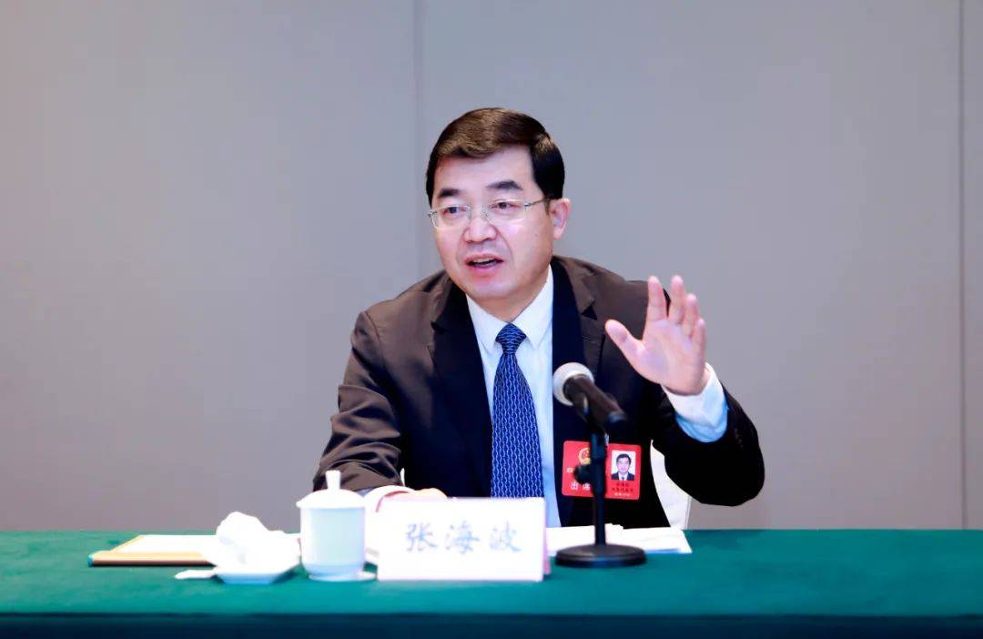 张海波在参加文登代表团审议时强调:发扬“争第一、扛红旗”优良传统 在融入新发展格局上下功夫创亮点_建设