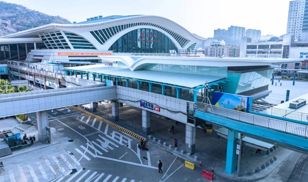 今天啟用廈門火車站新增高顏值換乘點地鐵brt動車公交一體換乘