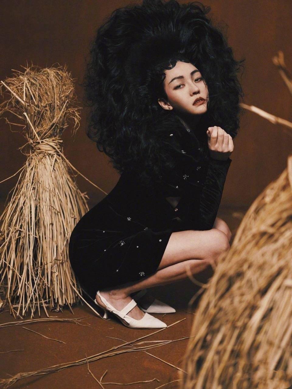 42岁的小s还在折腾头顶猫耳发型吐舌搞怪网友差点没敢认