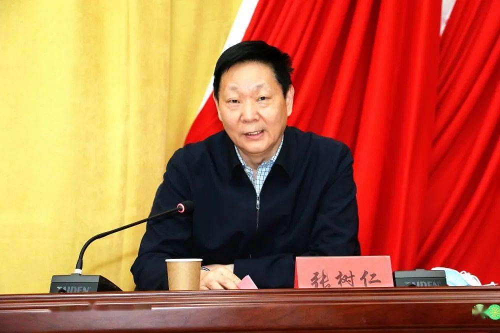 商丘市人大副主任,示范区党工委书记何振岭在医共体成立大会上讲话,他