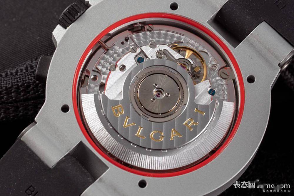 这款价格亲民的宝格丽20年前就这样定义潮流了