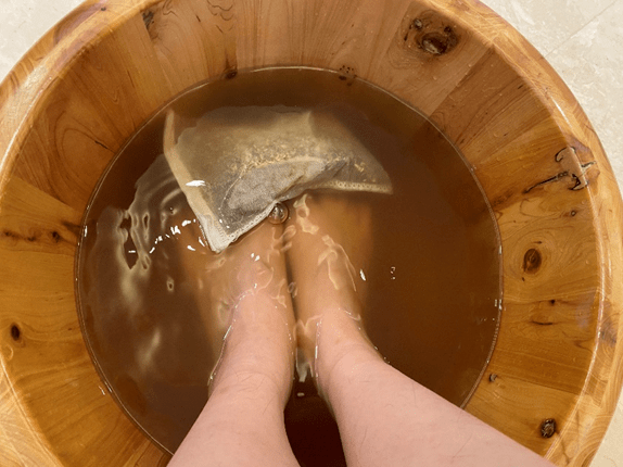 手脚冰凉的"仙女"们,还在等那个用今生捂热你此生的人吗?_中药