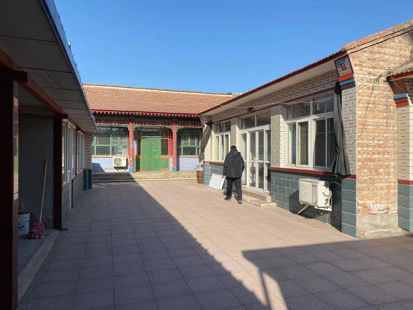 北京通州漷县镇农村院子,占地270平米,房间比较多,正房厢房共有15间房