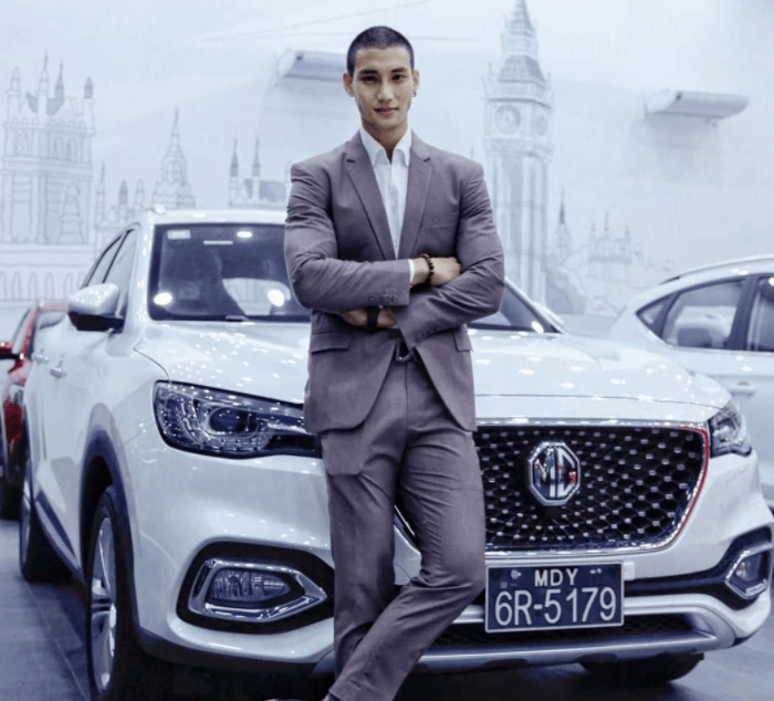 这才是正经八百童叟无欺的高富帅