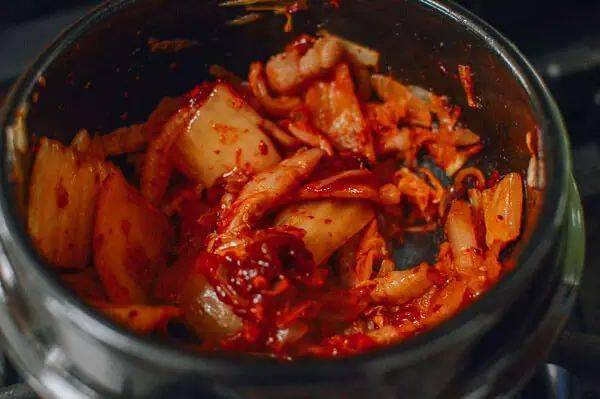 怎么做酸菜豆腐汤好喝 316f2ad9373242d78daa1c5e55f78ce8.jpeg