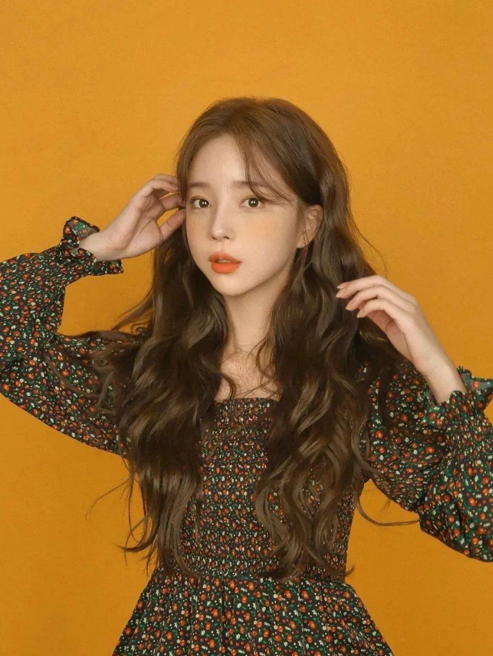 秋季必烫的5款「小卷发」,显脸小显发量!适合所有风格的女生!_发型