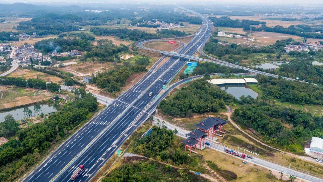 资料图 梁文栋 摄加强国省道干线公路建设,抓好国道234线双捷桥至海陵
